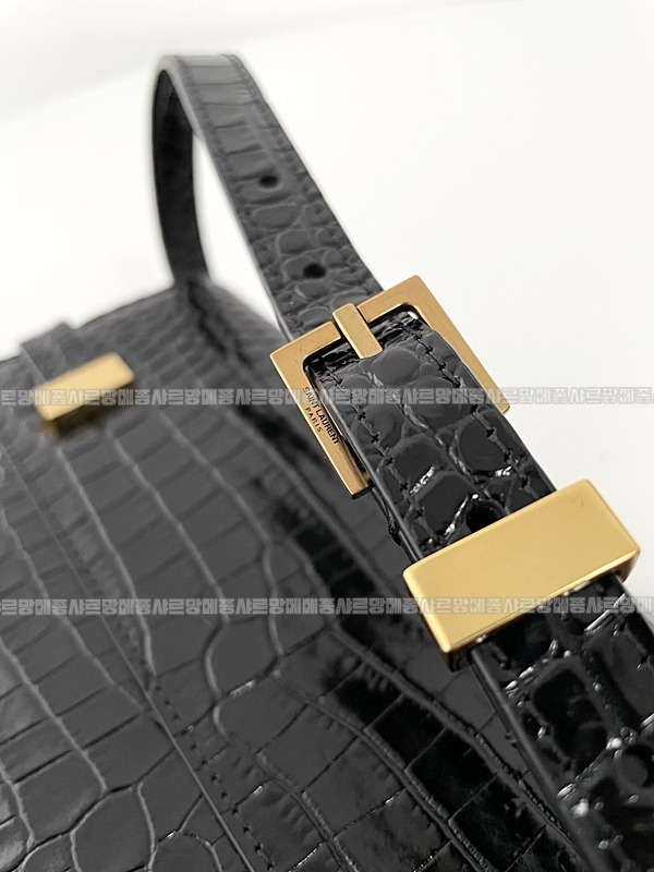 생로랑맨하탄숄더백  20260412-142605-014루.jpg