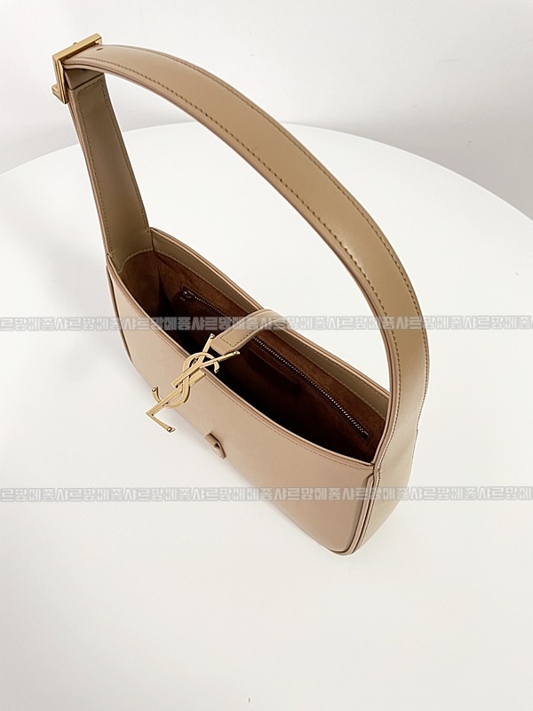 생로랑르5아7호보백  20260412-170230-007루.jpg