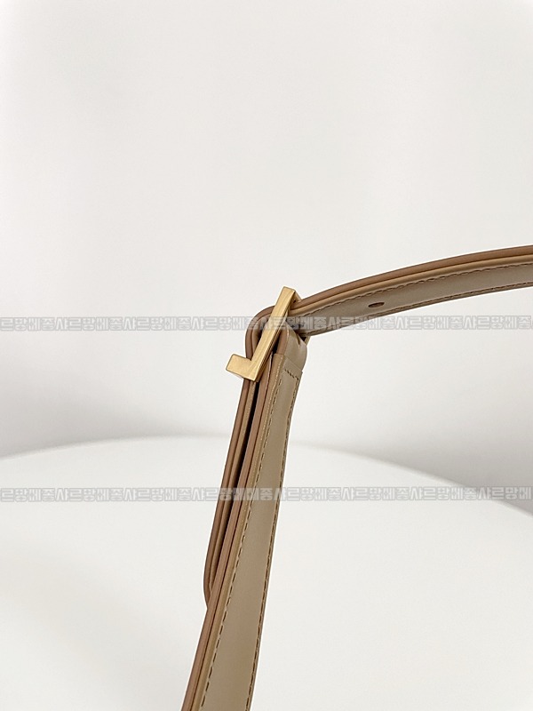 생로랑르5아7호보백  20260412-170231-014루.jpg