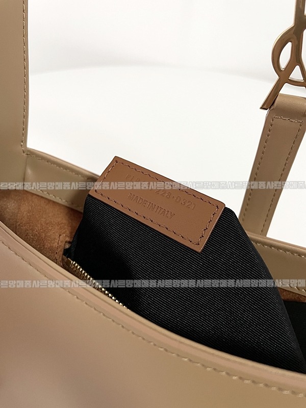 생로랑르5아7호보백  20260412-170232-016루.jpg