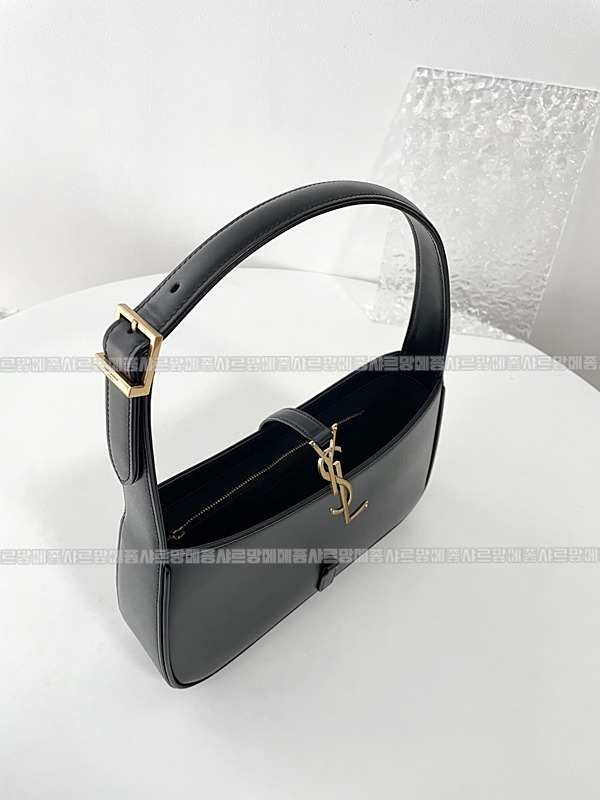 생로랑르5아7호보백  20260412-170542-009루.jpg