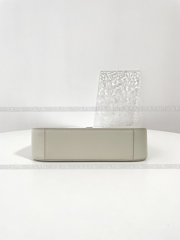 생로랑르5아7호보백  20260412-171045-007루.jpg