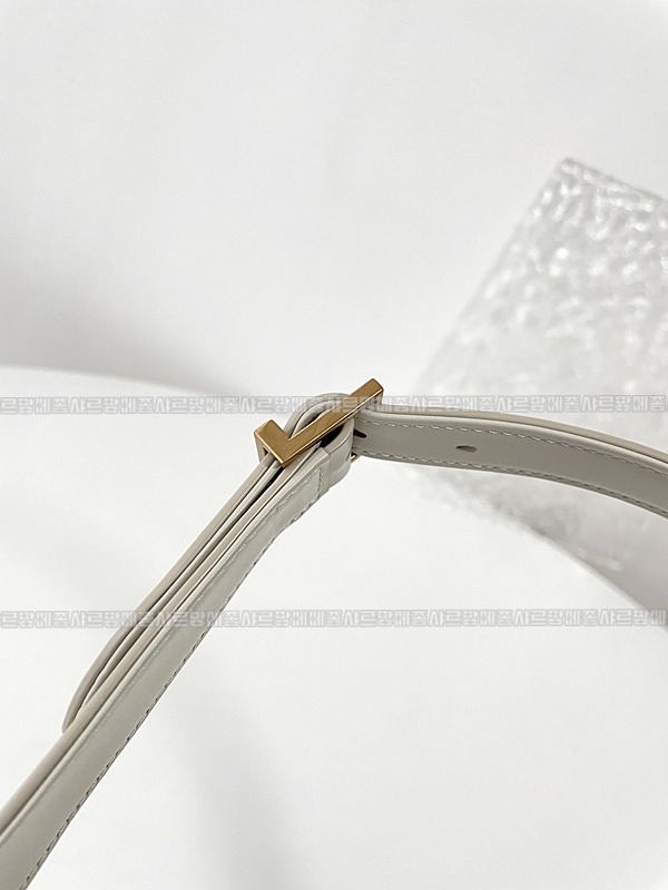 생로랑르5아7호보백  20260412-171047-017루.jpg