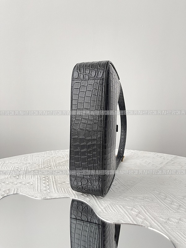 생로랑르5아7호보백  20260412-171253-006루.jpg