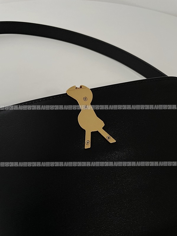 생로랑솔페리노사첼백  20260413-115114-016루.jpg