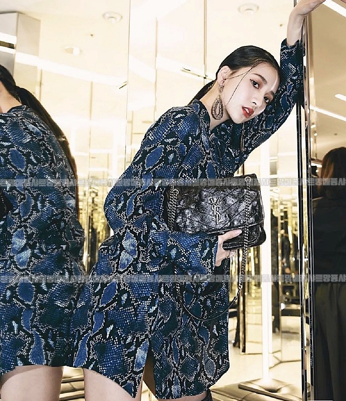 생로랑니키크로스백  20260414-111249-024루.jpg