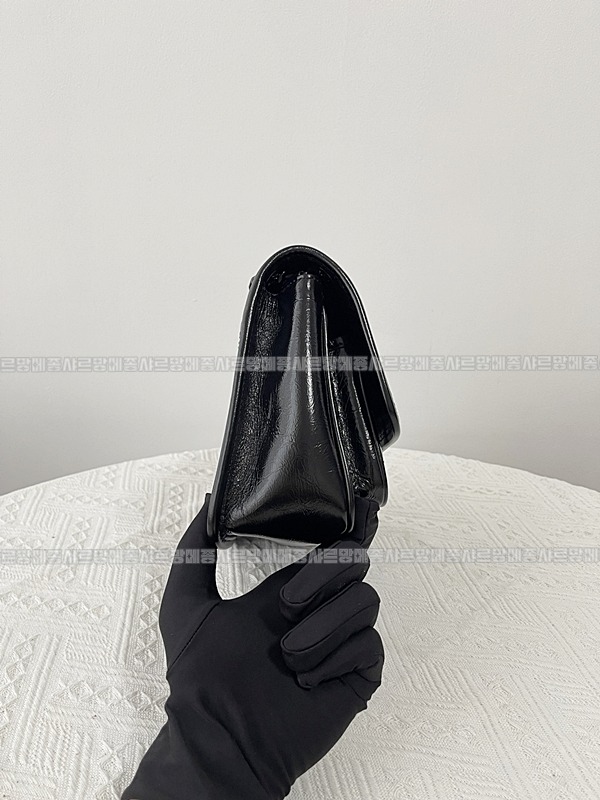 생로랑니키크로스백  20260414-111744-004루.jpg