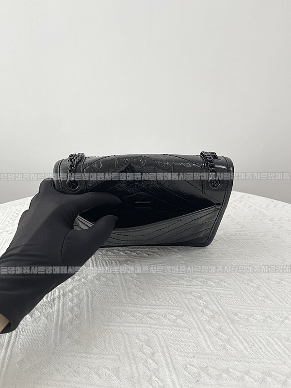 생로랑니키크로스백  20260414-111745-010루.jpg