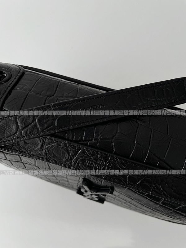 생로랑니키크로스백스몰  20260414-125922-010루.jpg