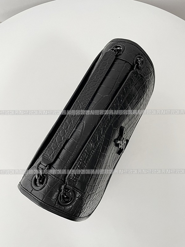 생로랑니키크로스백미디움  20260414-131205-006루.jpg