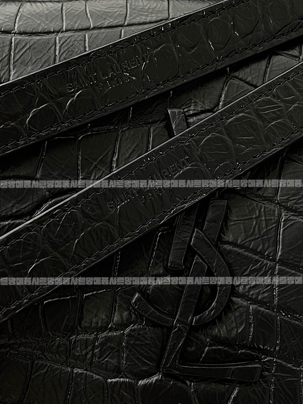 생로랑니키크로스백미디움  20260414-131205-010루.jpg