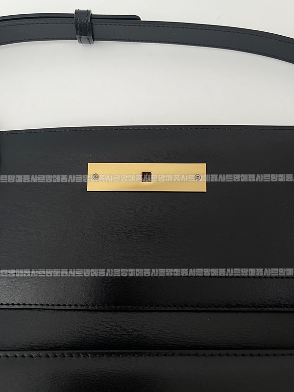 생로랑맨하탄백   20260415-102314-009 .jpg