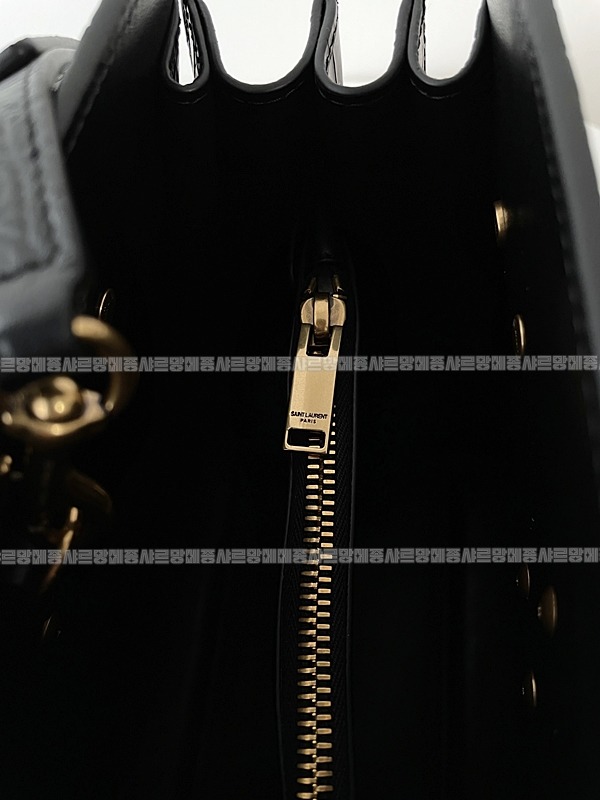 생로랑삭다쥬르핸드백20260416-111107-014.jpg
