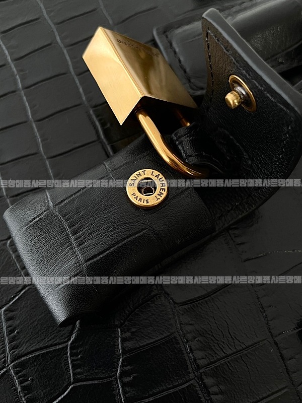생로랑삭다쥬르핸드백20260416-111108-017.jpg