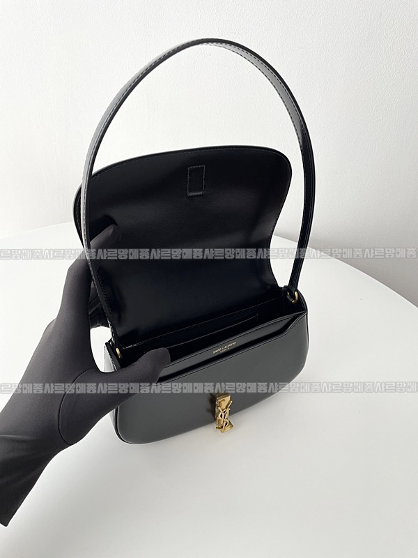 생로랑볼테르미니레더숄더백  20260416-124942-007.jpg