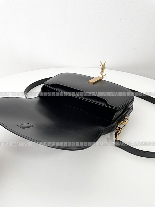 생로랑볼테르백  20260416-130251-007.jpg