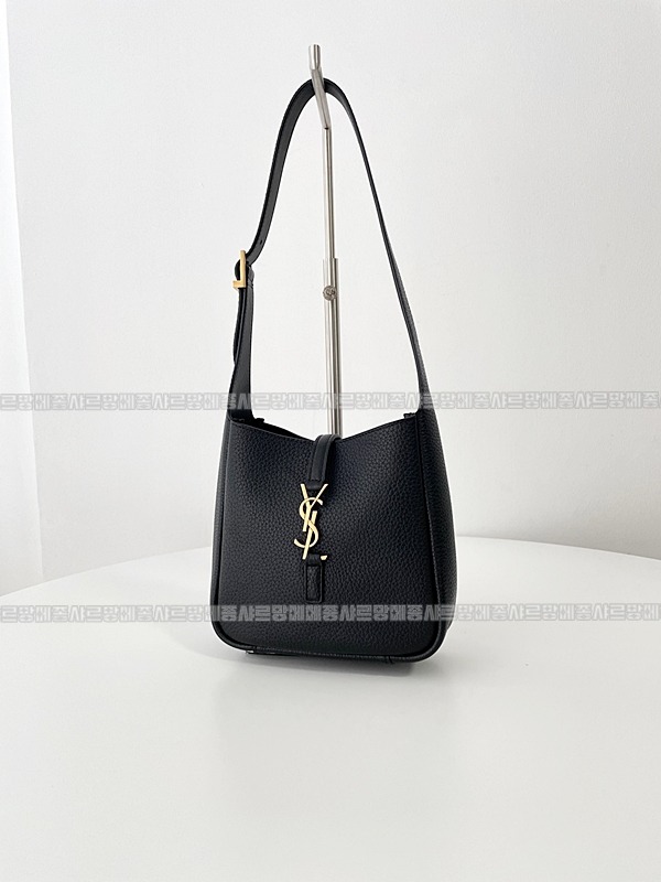 생로랑 르 5 아 7 베이비백  20260416-131229-002.jpg