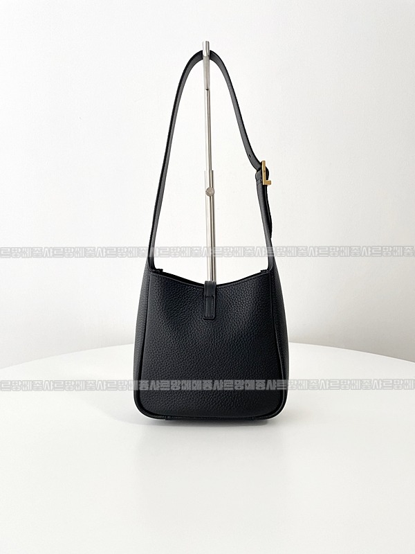 생로랑 르 5 아 7 베이비백  20260416-131229-003.jpg