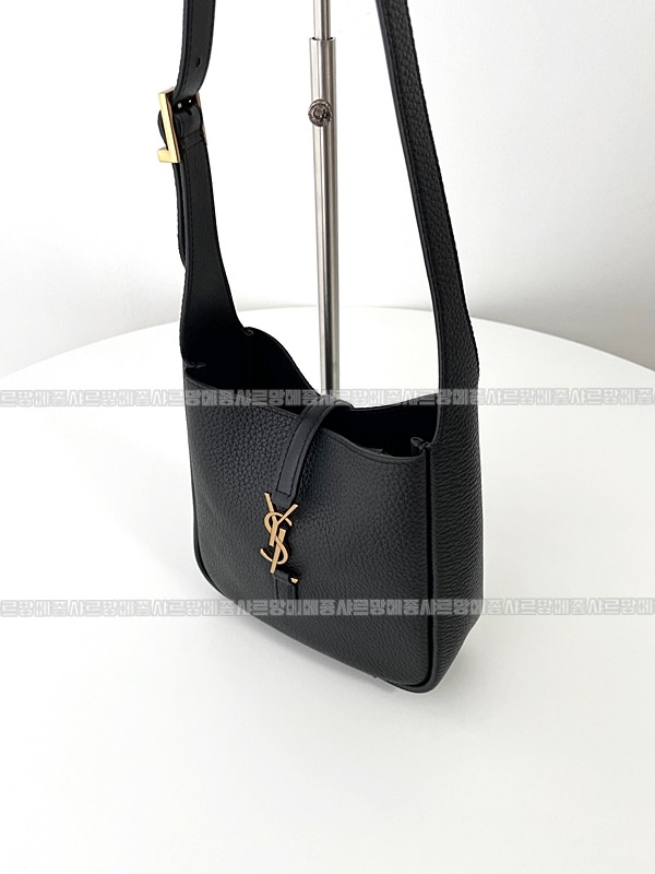 생로랑 르 5 아 7 베이비백  20260416-131230-006.jpg