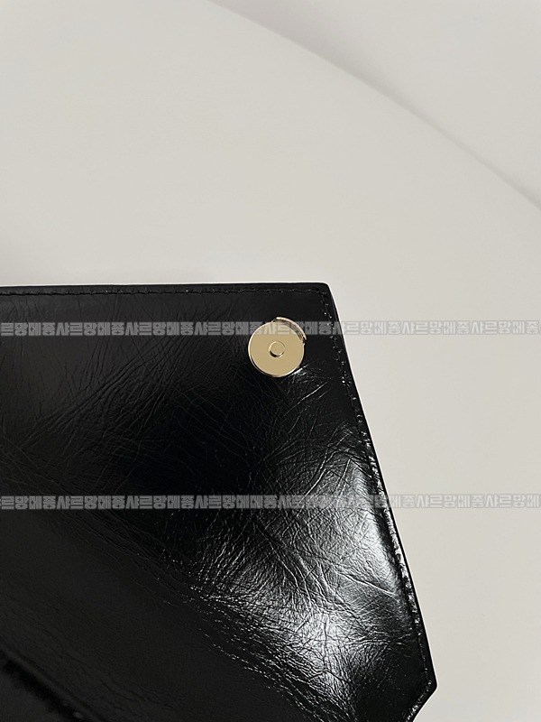 생로랑컬리지미니탑핸들체인크로스백  20260416-151922-013.jpg