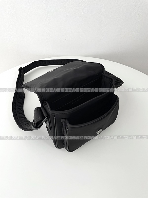 생로랑니키메신저백  20260416-155318-009.jpg