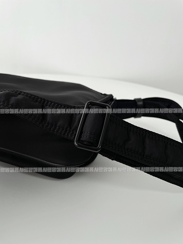 생로랑니키메신저백  20260416-155318-012.jpg