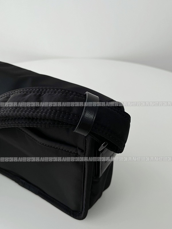 생로랑니키메신저백  20260416-155319-013.jpg