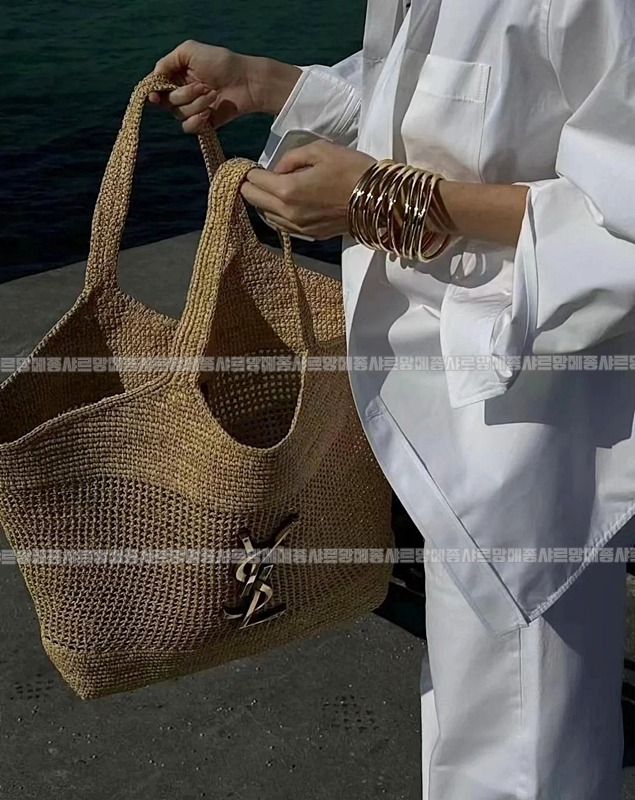 생로랑이카르맥시쇼퍼백  20260416-164948-035.jpg