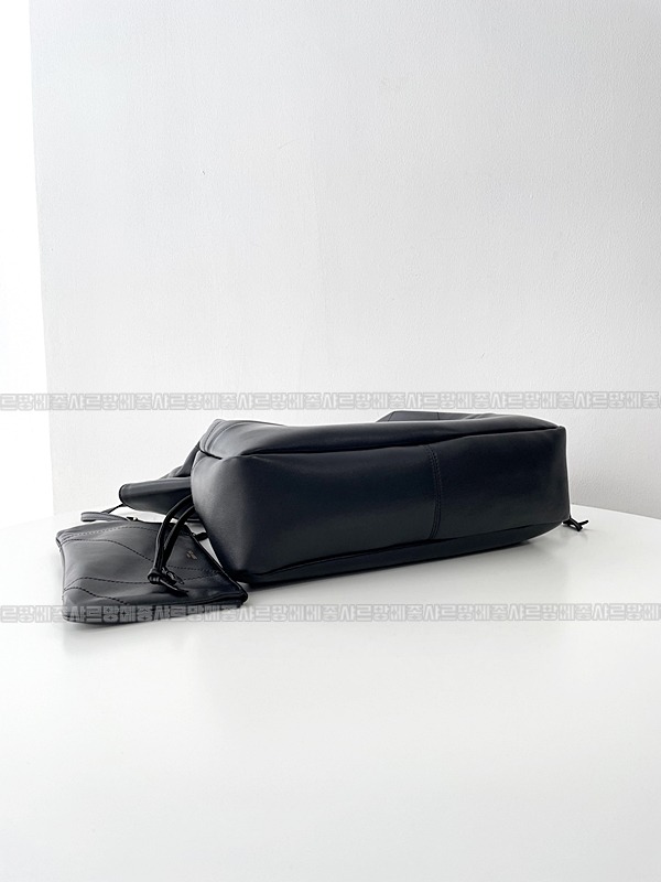 생로랑제이미포숑라지  20260417-100207-006.jpg