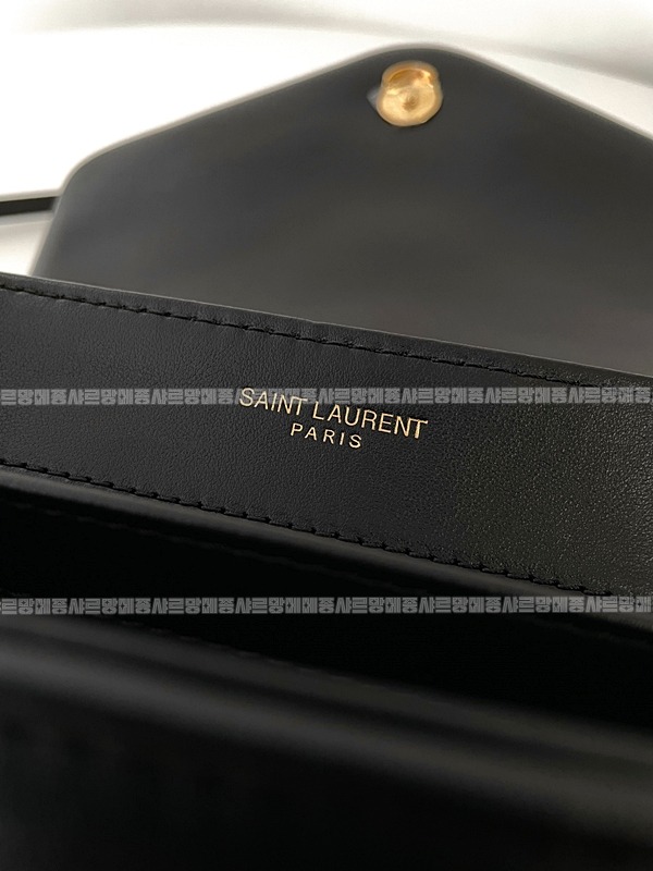 생로랑루루미니백  20260417-104953-013.jpg