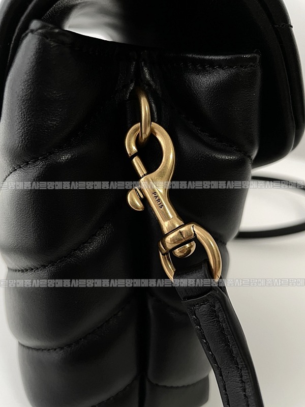 생로랑루루미니백  20260417-104954-015.jpg