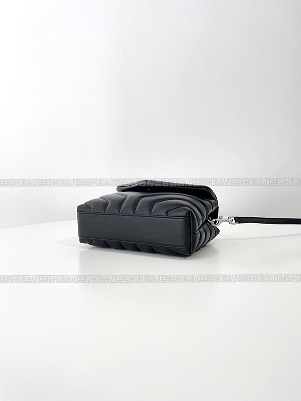 생로랑루루미니백  20260417-105744-005.jpg