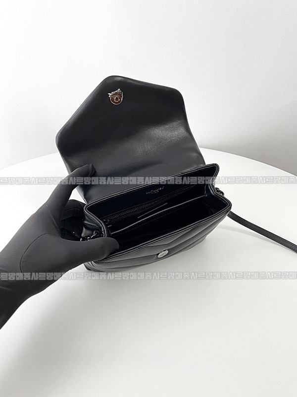 생로랑루루미니백  20260417-110106-007.jpg