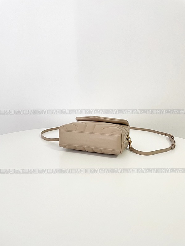 생로랑루루미니백  20260417-110717-005.jpg