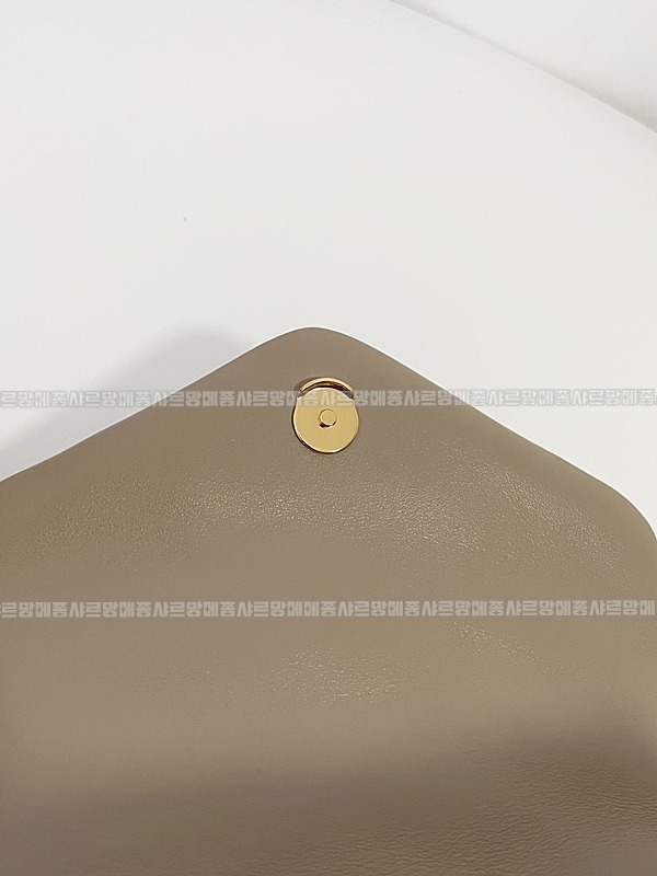 생로랑루루미니백  20260417-110719-014.jpg