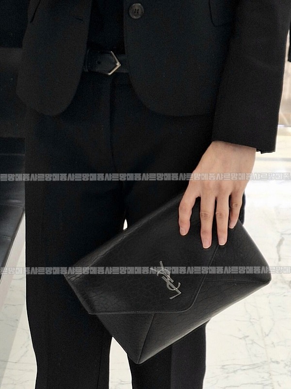 생로랑카산드라엔벨로프메신저백  20260417-112343-027.jpg