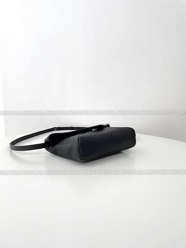 생로랑카산드라엔벨로프메신저백  20260417-112340-005.jpg