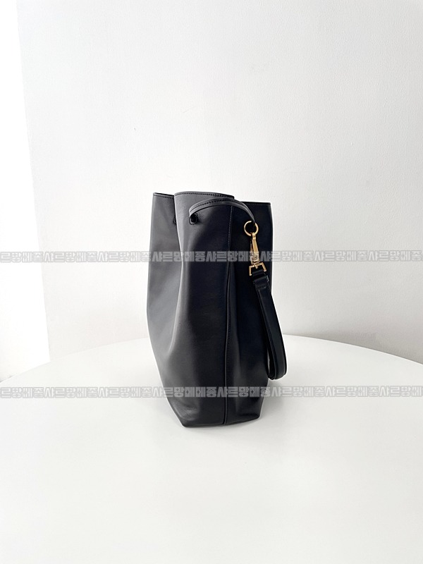 생로랑파리VII스몰  20260417-122521-003.jpg