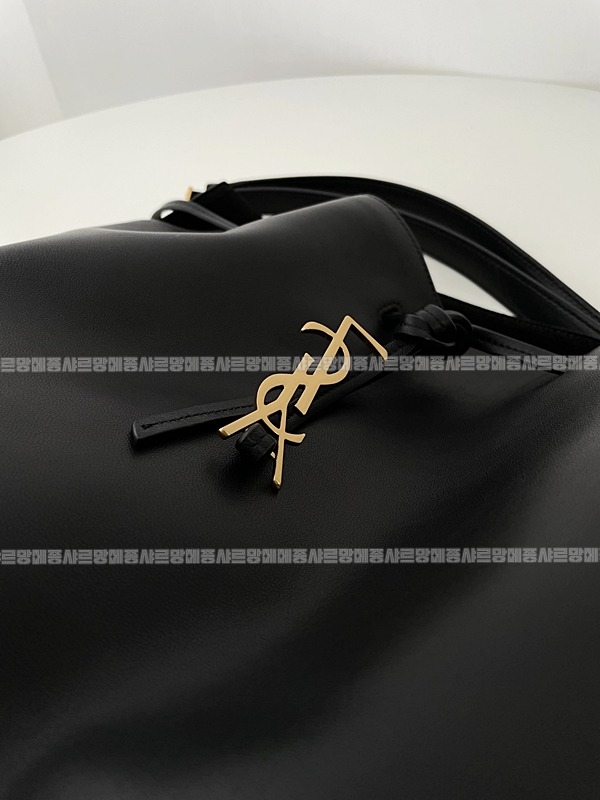 생로랑파리VII스몰  20260417-122522-010.jpg