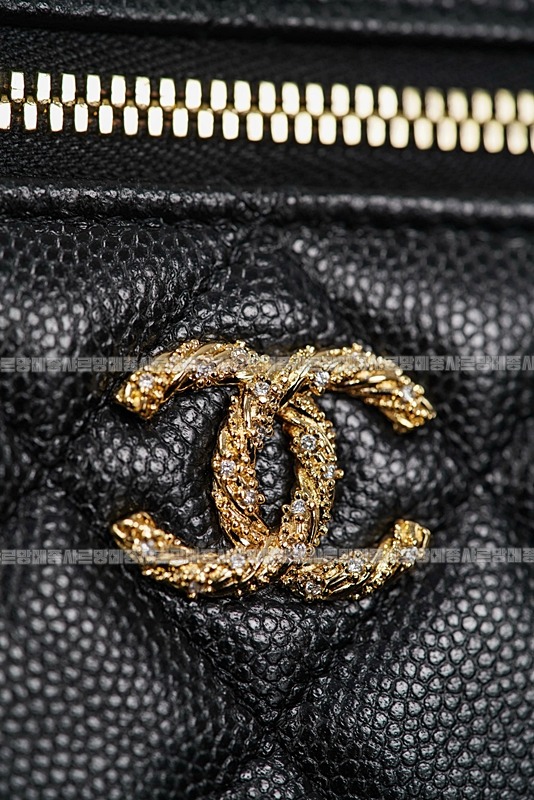 생로랑26P텁핸둘포쉐트베니티백  20260419,101256,010.jpg