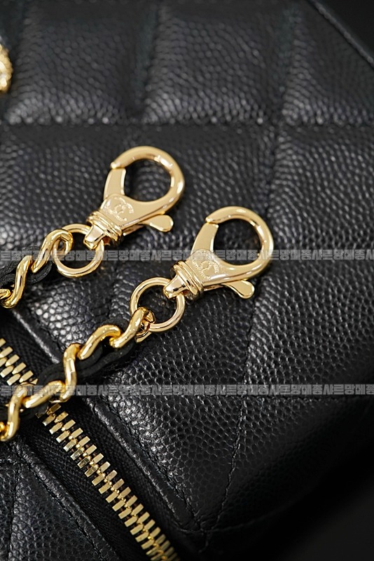 생로랑26P텁핸둘포쉐트베니티백  20260419,101257,015.jpg