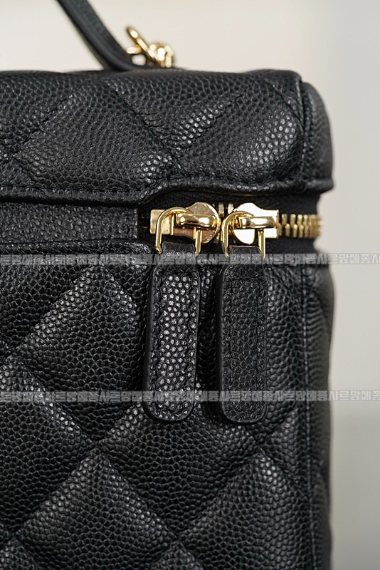 생로랑26P텁핸둘포쉐트베니티백  20260419,101257,014.jpg