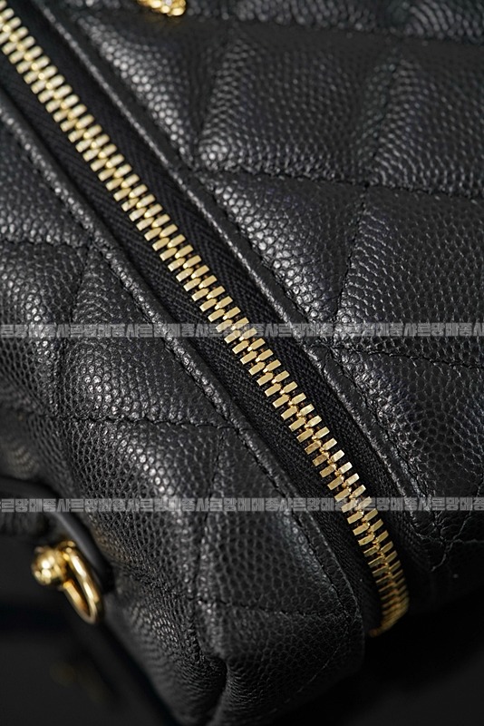 생로랑26P텁핸둘포쉐트베니티백  20260419,101258,018.jpg