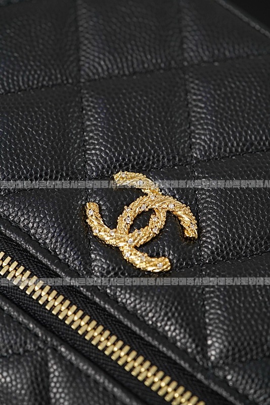 생로랑26P텁핸둘포쉐트베니티백  20260419,101258,017.jpg