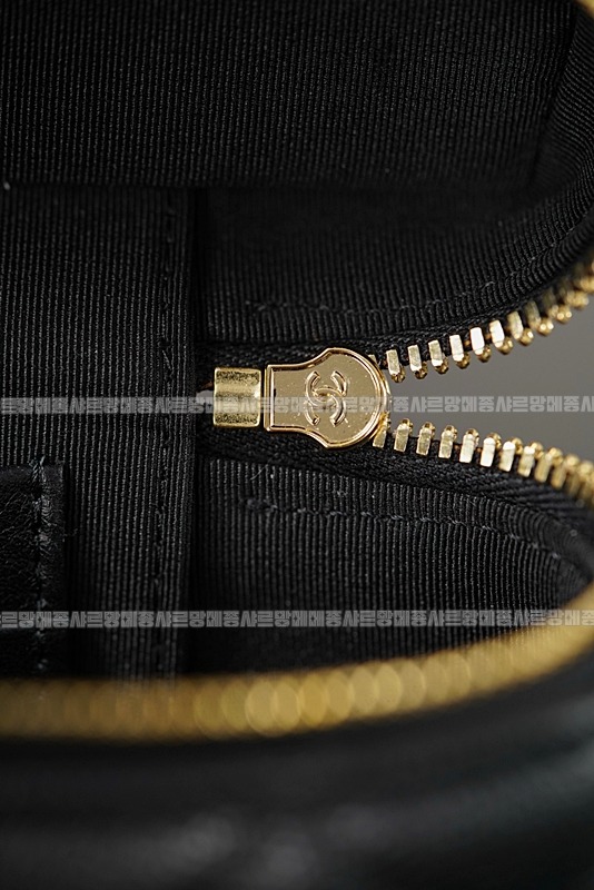 생로랑26P텁핸둘포쉐트베니티백  20260419,101259,027.jpg