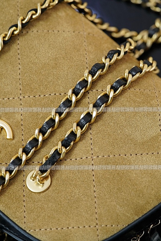 샤넬26P스웨이드볼링백  20260419,110114,017.jpg