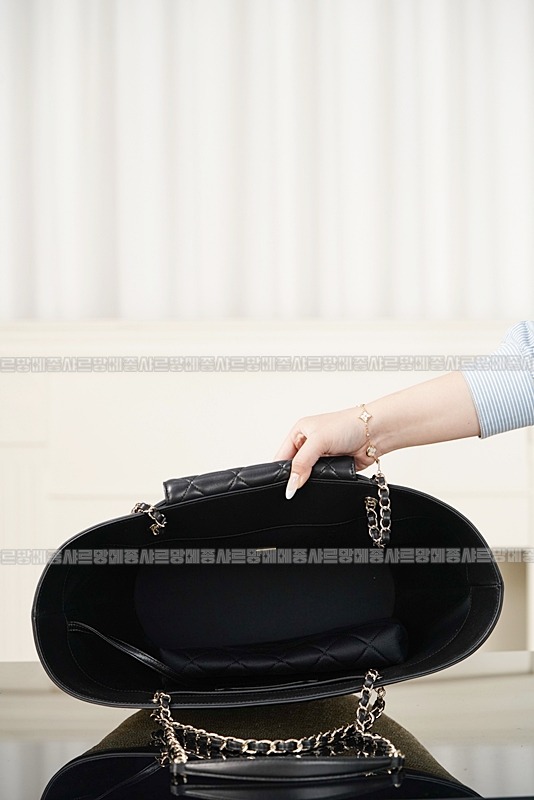 샤넬라지쇼핑백  20260420,154822,013.jpg