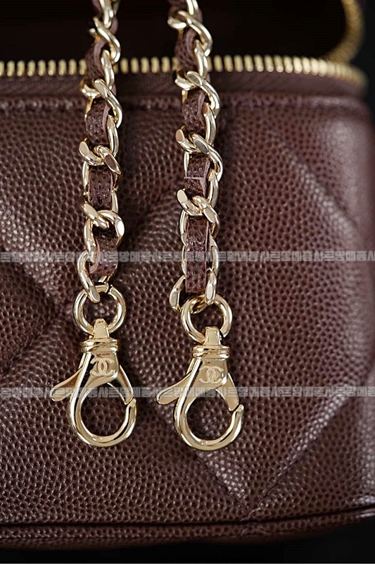 샤넬 체인 코스메틱 케이스20260420,172234,023.jpg