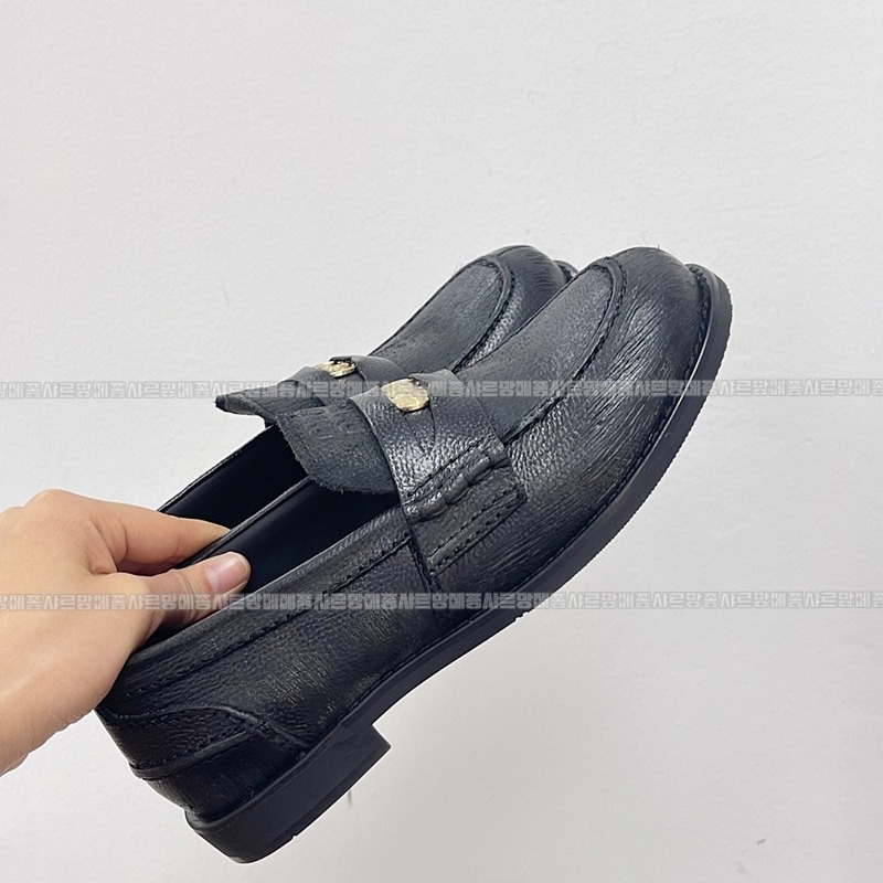 미우미우레더페니로퍼 20260423,145531,004.jpg