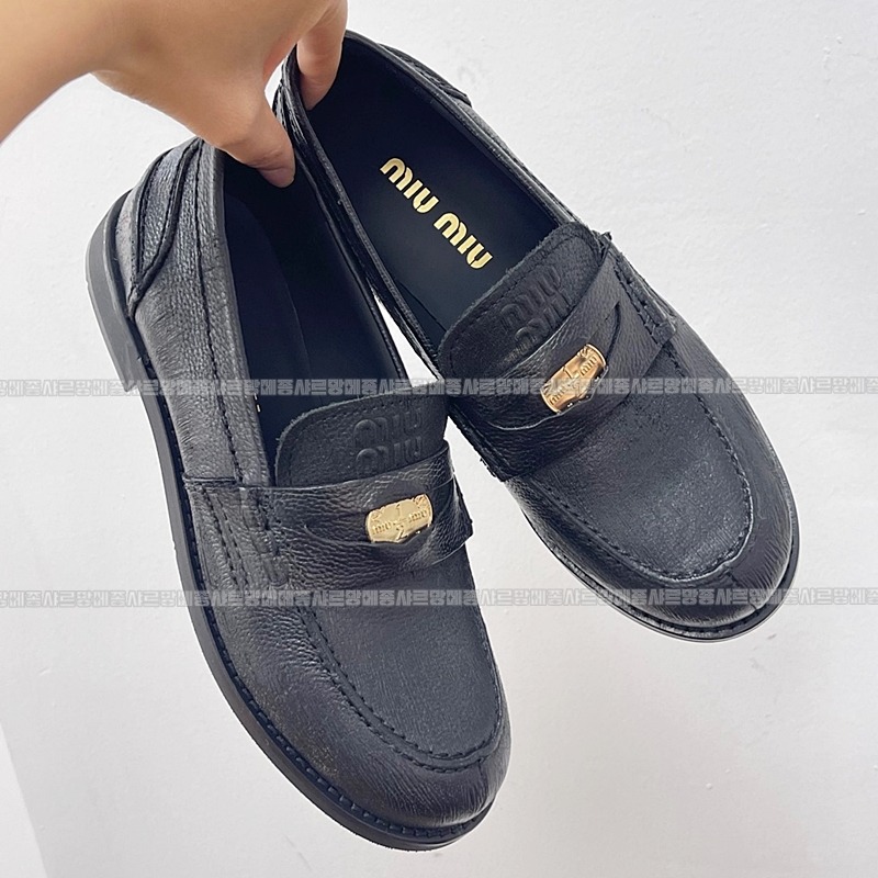 미우미우레더페니로퍼 20260423,145531,005.jpg